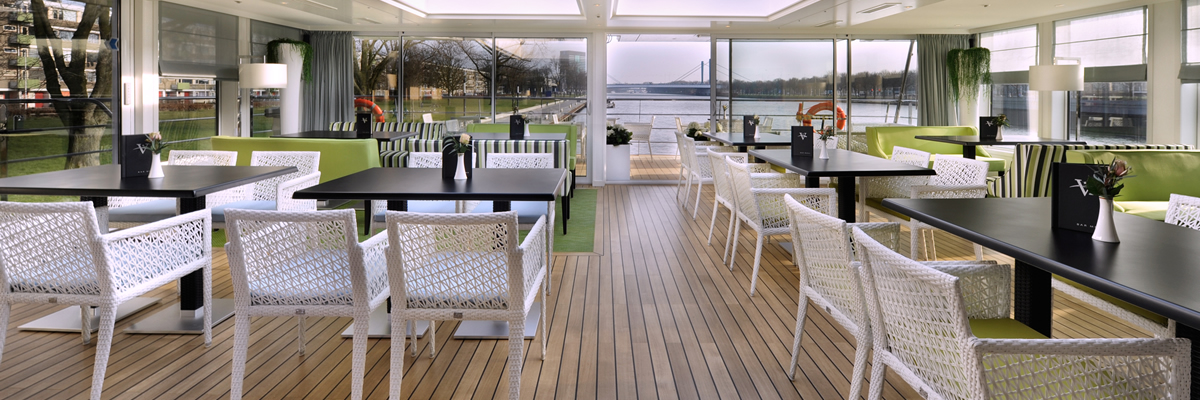 La terraza de popa del MS River Voyager es el lugar perfecto para disfrutar del paisaje. MS RIVER VOYAGER CRUCEROS FLUVIALES RHIN CRUCEROS FLUVIALES PANAVISION CRUCEROS EN RIO CRUCEROS CRUCEROS FLUVIALES RHIN CRUCEROS AMSTERDAM CRUCEROS BASILEA CRUCEROS COLONIA RHINE RIVER CRUISES MS RIVER VOYAGER RIVER CRUISES SMALL CRUISES #CrucerosFluviales #FluvialesPanavision #Panavision #RiverCruises #MSRiverVoyager #RiverVoyager #CrucerosRio #CrucerosFamiliares #CrucerosGrupo
